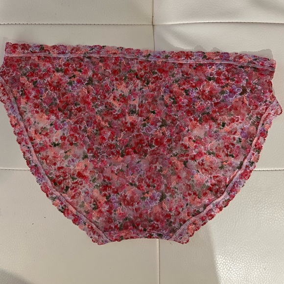 Victoria’s Secret “5” Pair Panty Bundle - Picture 9 of 13